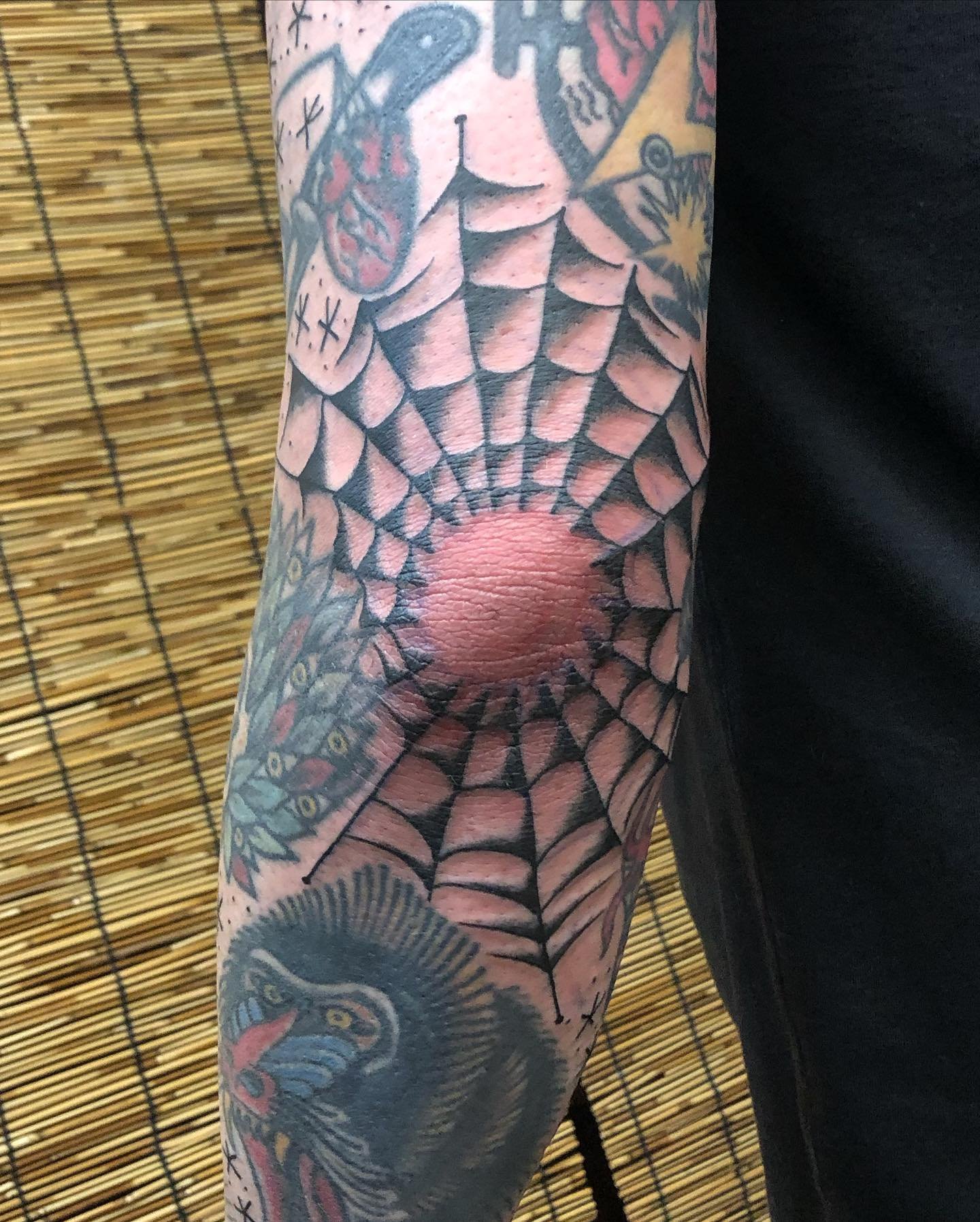 Tatuagem tradicional old school Helena Cinirla Curitiba